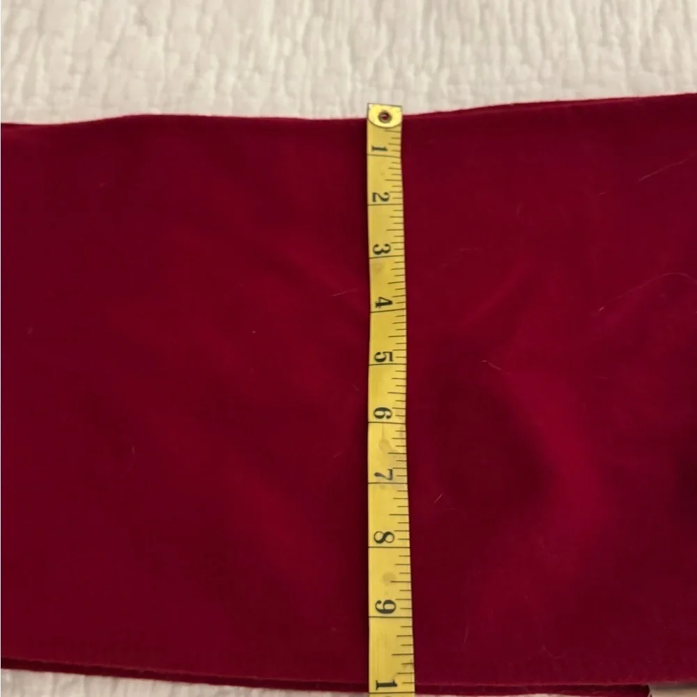 Evan-Picone Vintage Deep Red/Maroon Unisex Wool Blend Scarf. Circa 80’s
